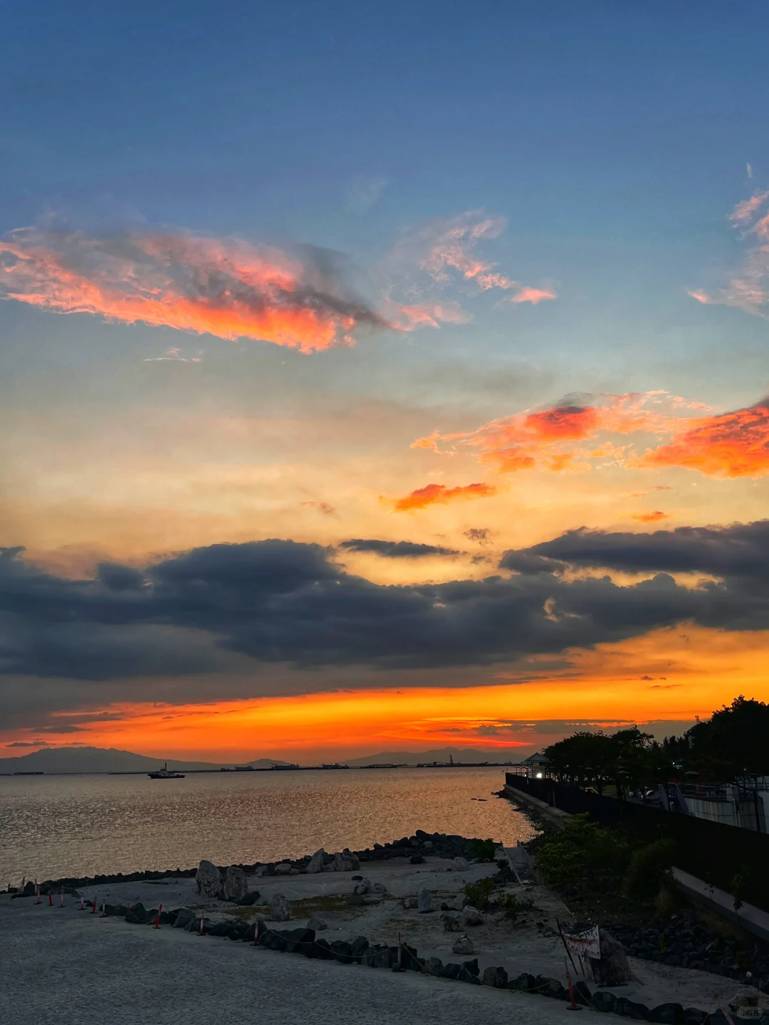 Manila/Luzon-Manila Baywalk Dolomite Beach, beautiful sea sunset scenery