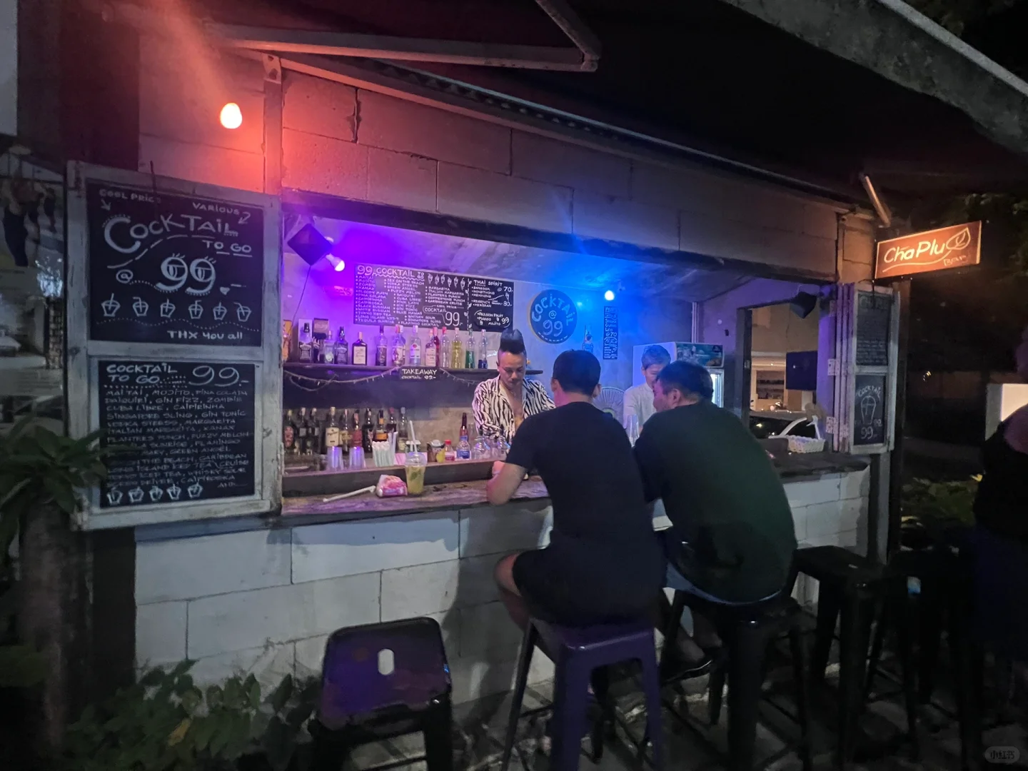 Krabi-Chaplu Bar on the roadside in Krabi, 99 baht a cocktail, tell your story