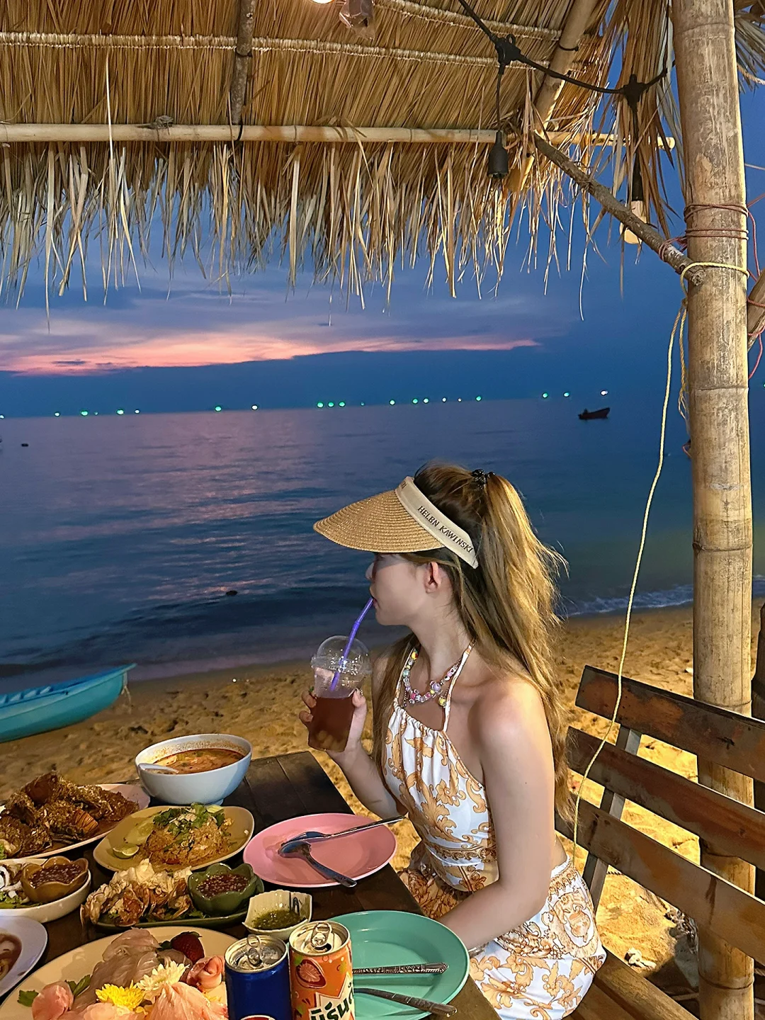 Pattaya-Tai Uan Seafood, Pattaya beachfront restaurant, great scenery and food