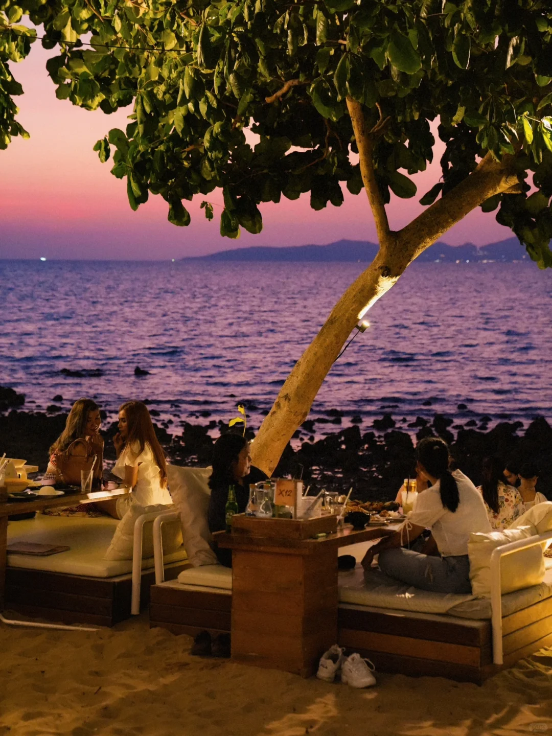 Pattaya-The Oxygen Beachfront Oasis Pattaya🦑, the best sunset restaurant in Pattaya