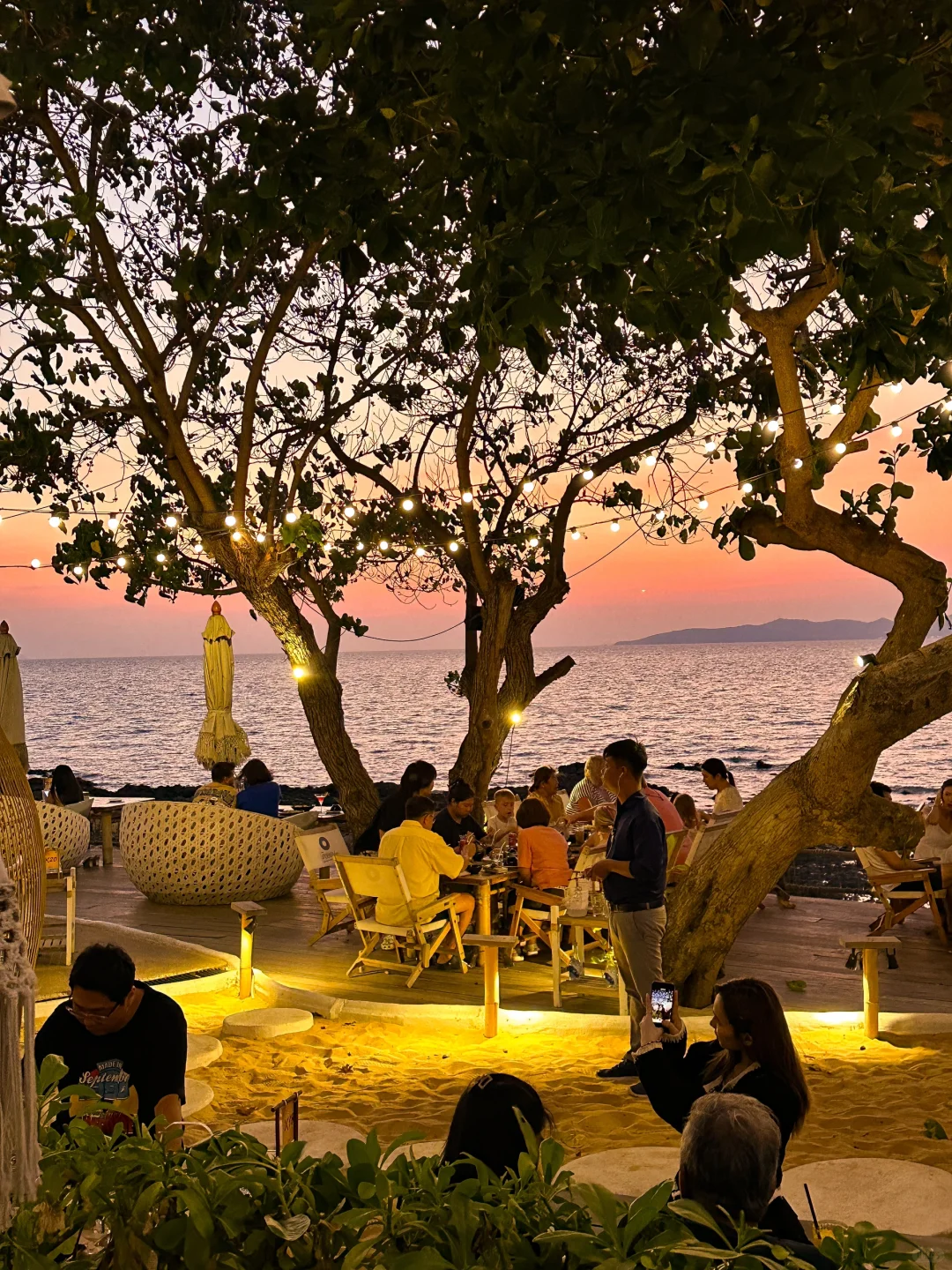 Pattaya-The Oxygen Beachfront Oasis Pattaya🦑, the best sunset restaurant in Pattaya