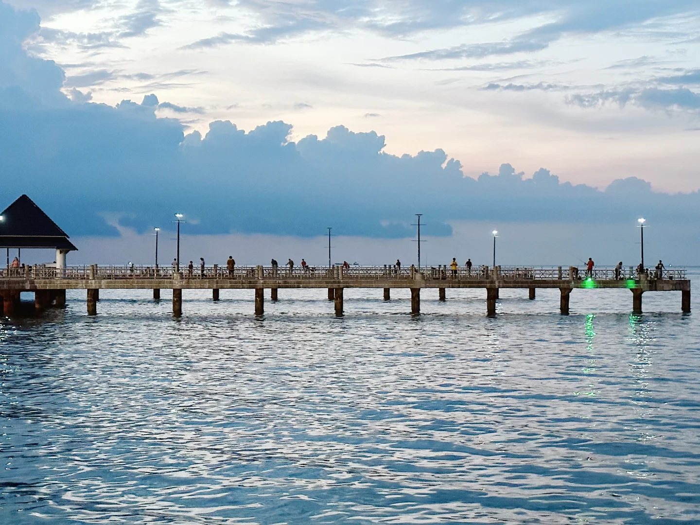 Pattaya-The Oxygen Beachfront Oasis Pattaya🦑, the best sunset restaurant in Pattaya