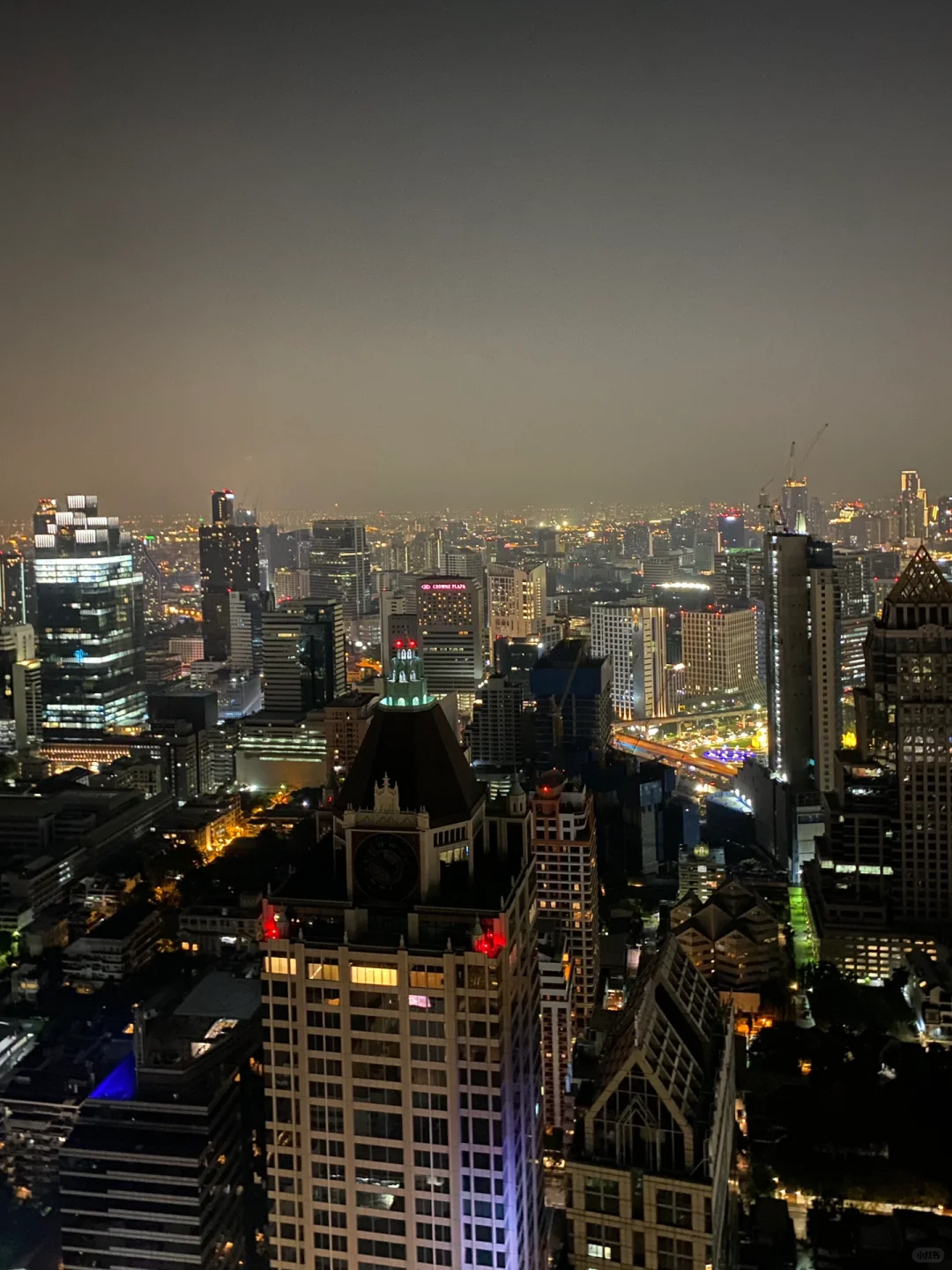 Bangkok-A city view you can’t miss when traveling to Bangkok🌌, a sunset cruise on the Chao Phraya River