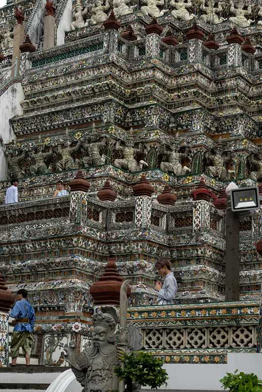 Bangkok-Travel to Chiang Mai for a week, taking photos, drinking coffee and reading every day