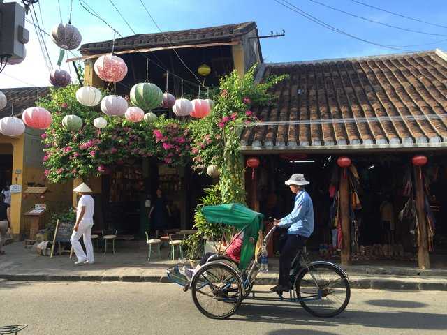 Hanoi-Postscript to the erotic massage parlor, we seem to have gone to a shady shop