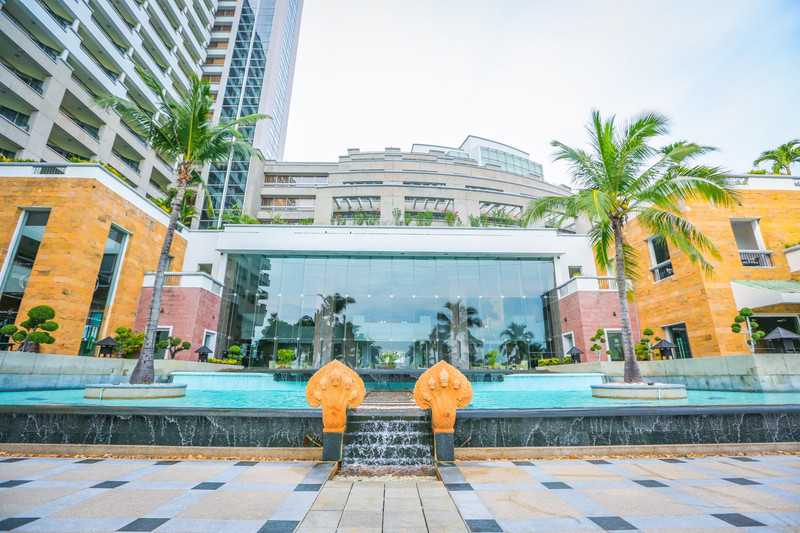 Hua Hin-The most popular Hilton Hotel in Hua Hin town center, with beautiful swimming pool