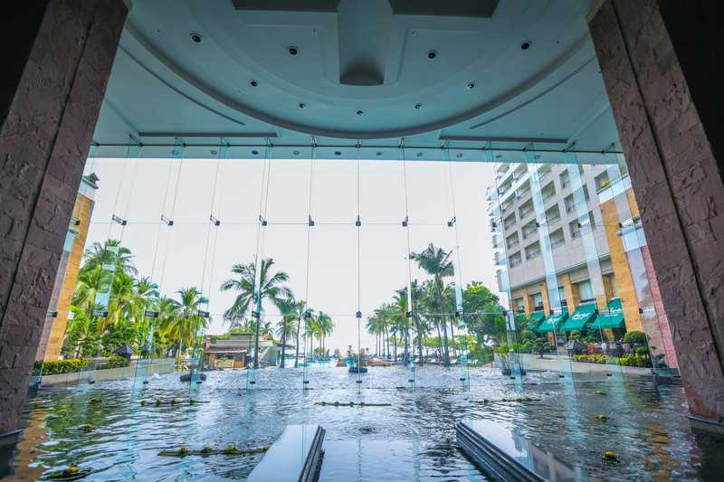 Hua Hin-The most popular Hilton Hotel in Hua Hin town center, with beautiful swimming pool