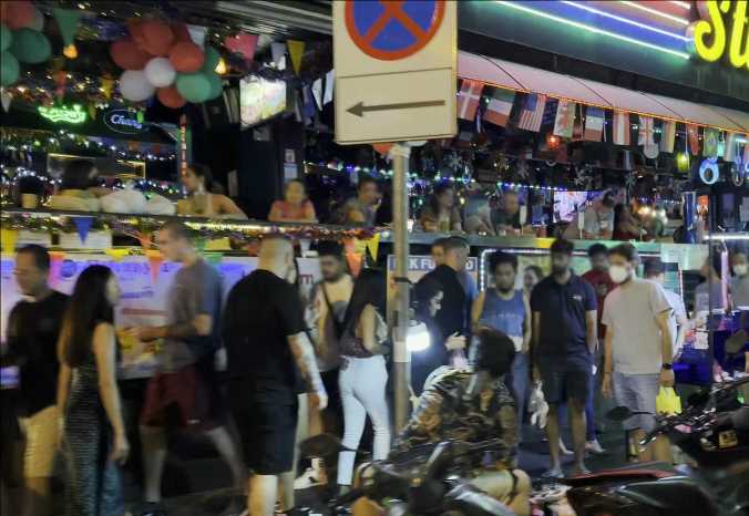 Bangkok-Bangkok's erotic nightlife, ⚠️analysis of consumption in the three major red light districts