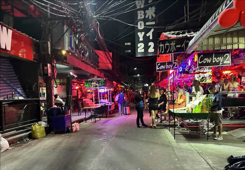 Bangkok-Bangkok's erotic nightlife, ⚠️analysis of consumption in the three major red light districts