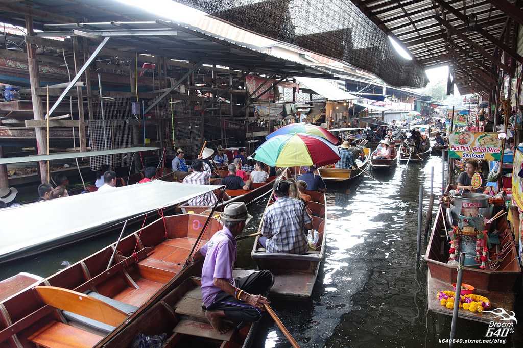 Bangkok-Damnoen Saduak Floating Market and Maeklong Railway Market Walking Tour