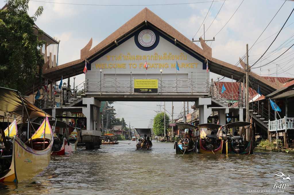 Bangkok-Damnoen Saduak Floating Market and Maeklong Railway Market Walking Tour