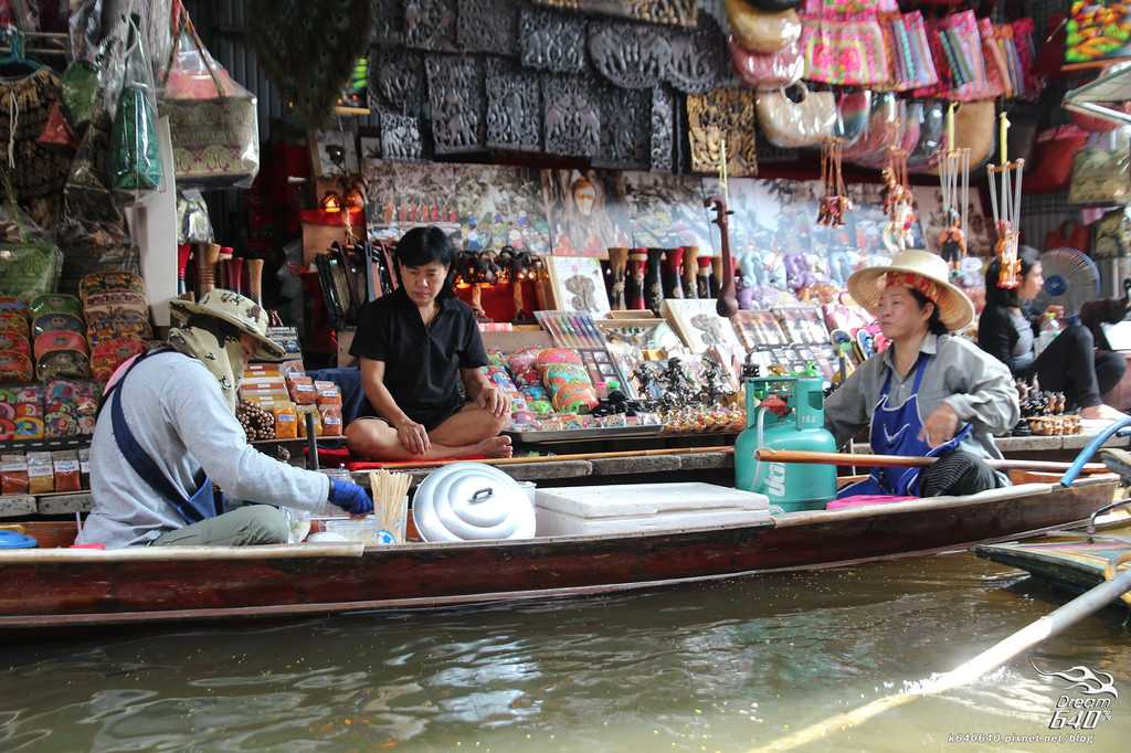 Bangkok-Damnoen Saduak Floating Market and Maeklong Railway Market Walking Tour