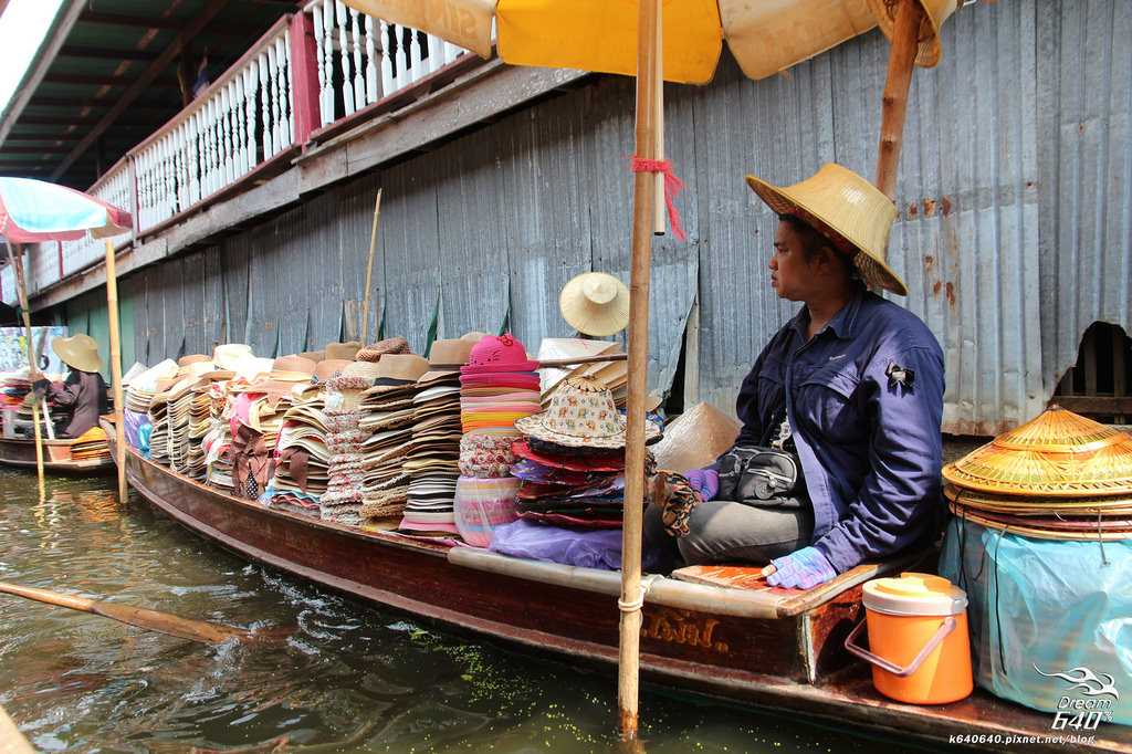 Bangkok-Damnoen Saduak Floating Market and Maeklong Railway Market Walking Tour