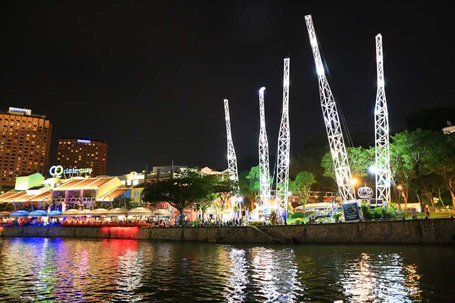 Singapore-Singapore night scene and nightlife bars, Clarke Quay surrounding attractions