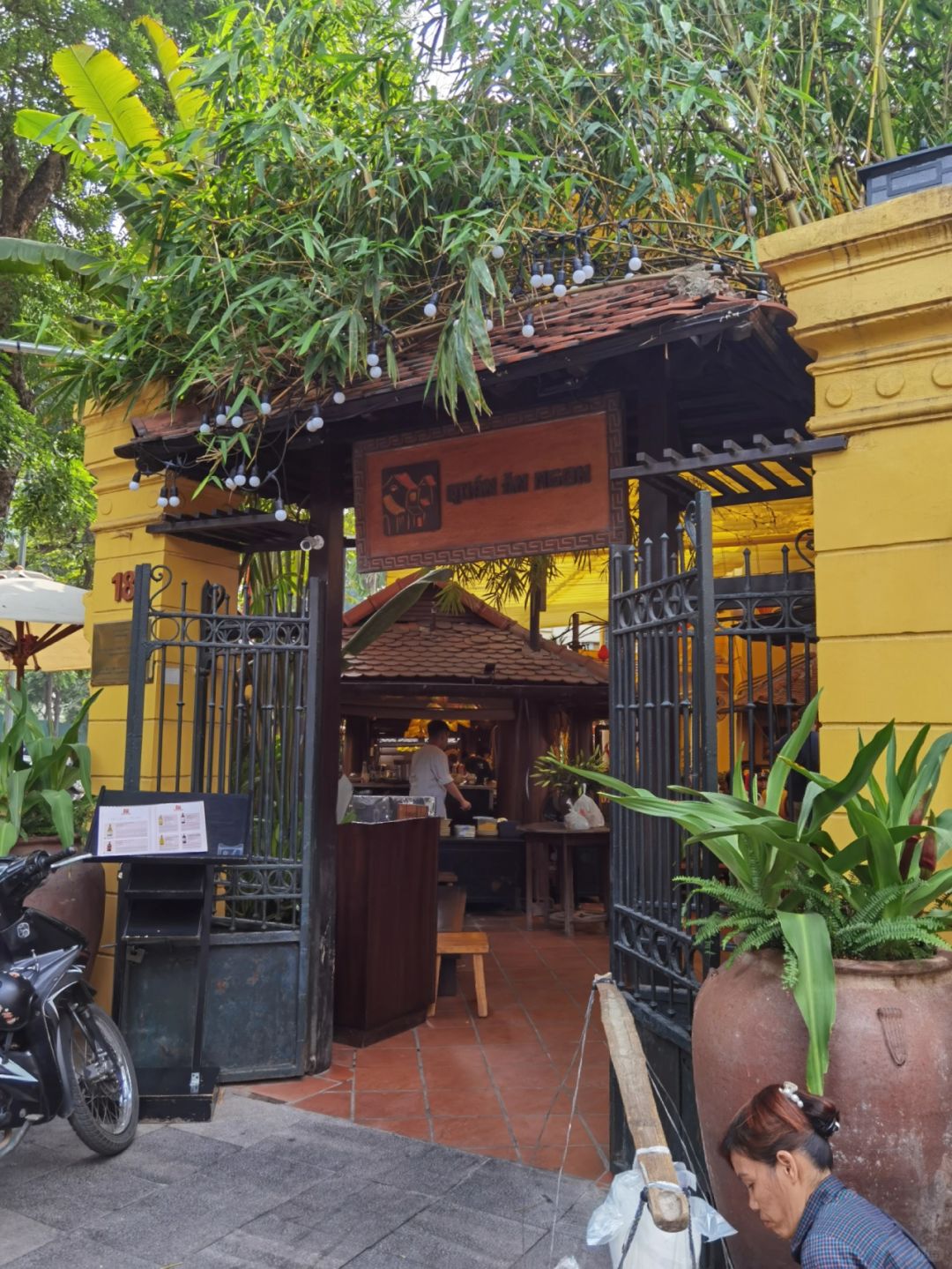 Hanoi-Quấn ăn ngon, a popular restaurant in Hanoi, with a great reputation for Vietnamese cuisine