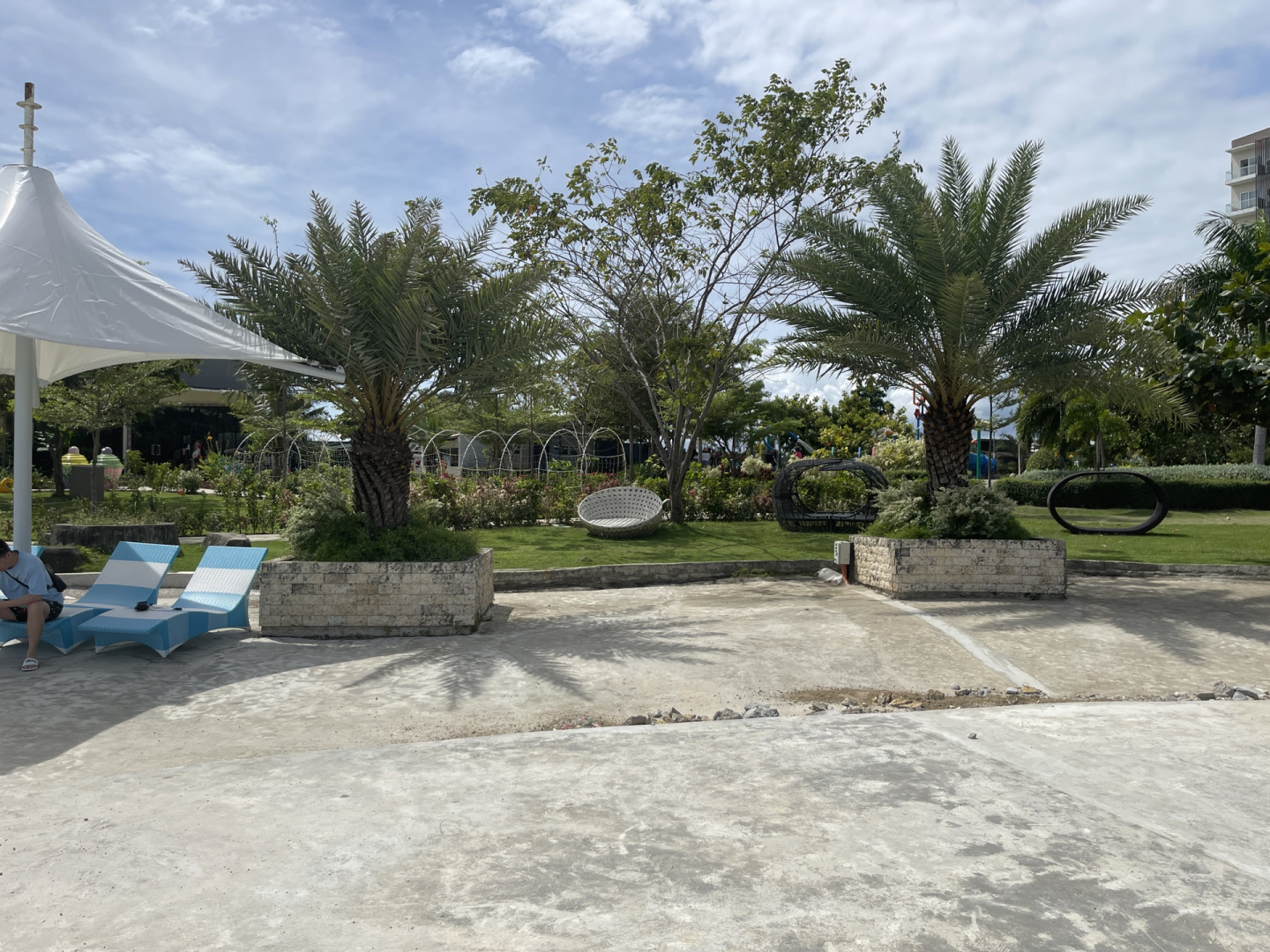 Cebu-Cebu Mactan Soleil Palm Resort is close to the beach and you can also go diving