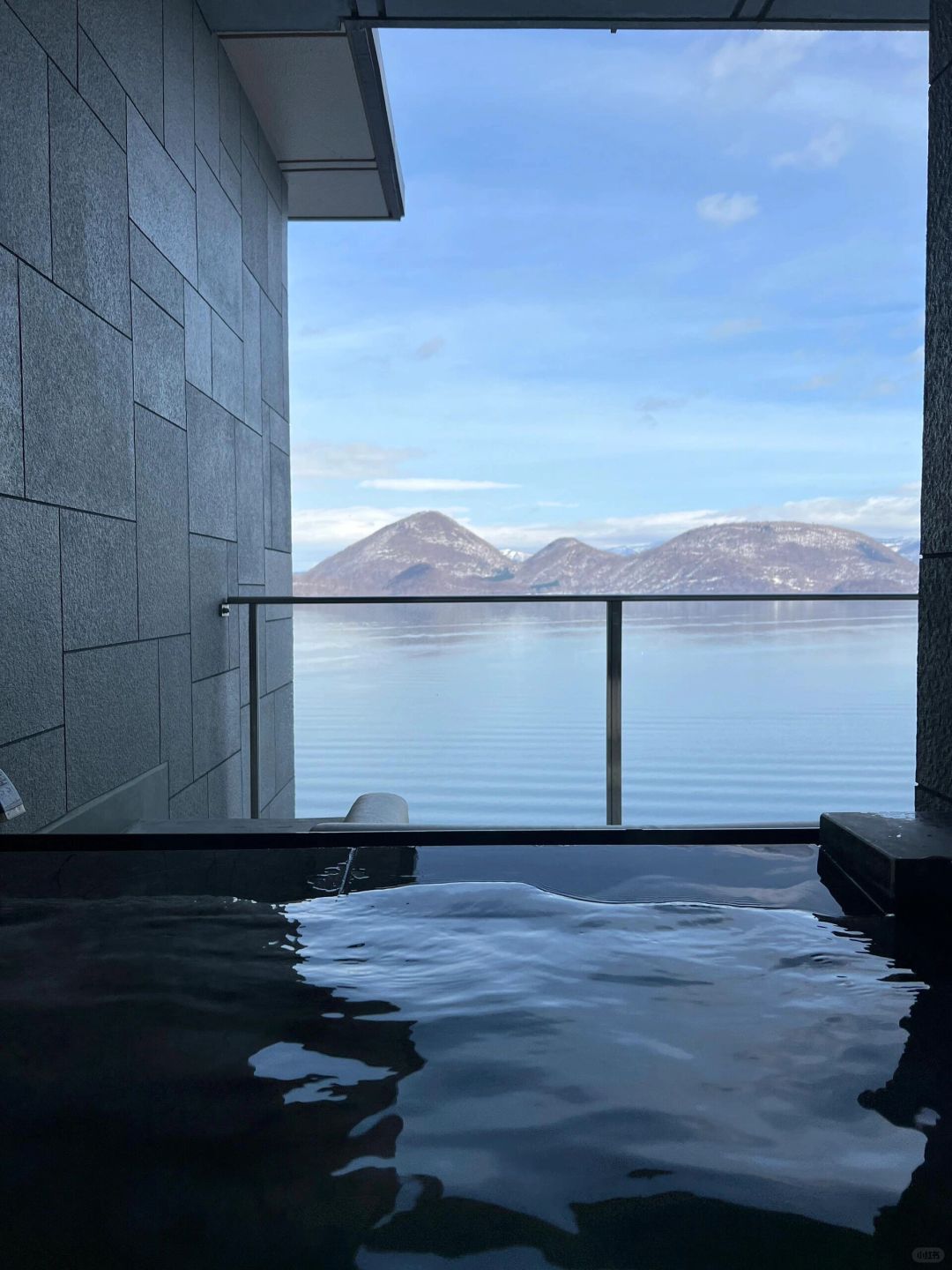 Sapporo/Hokkaido-At the Lake Toyako Hotel in Hokkaido♨️, each room has its own open-air hot spring