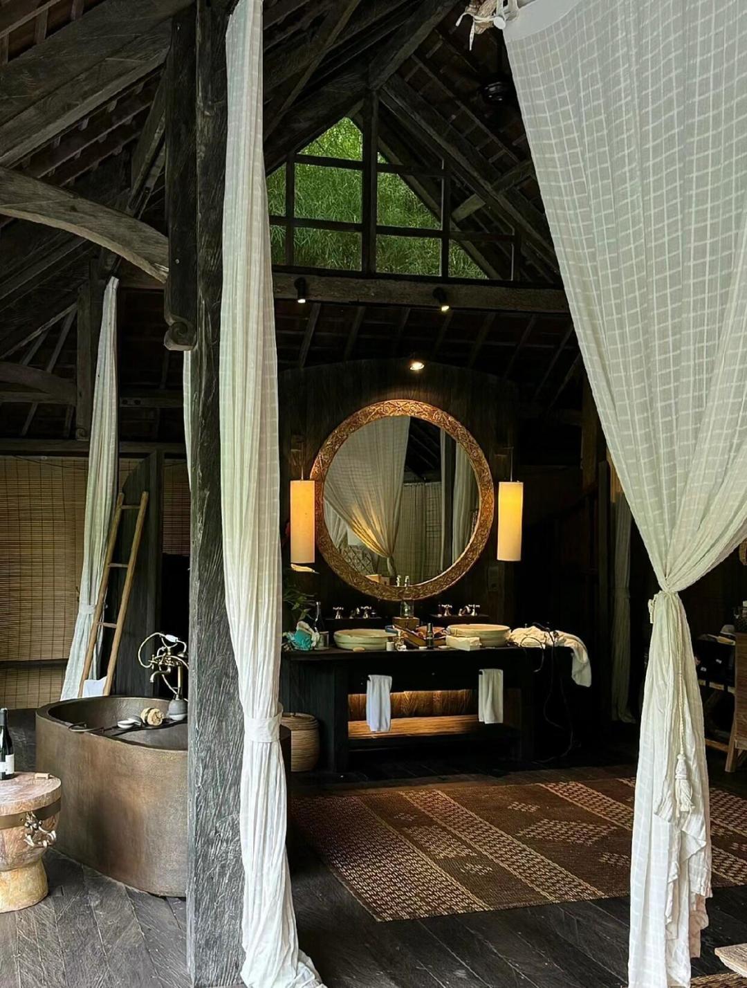 Bali-Banyan Tree Resort Bali?️, do you want to experience the feeling of having sex in the primeval forest?