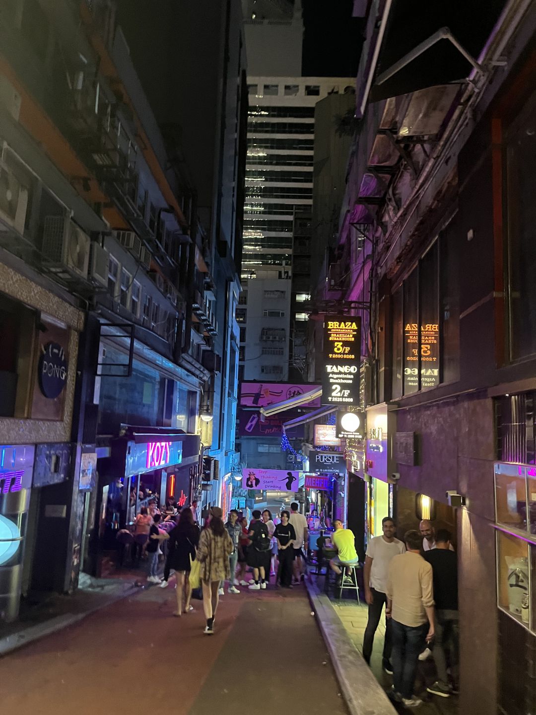 Hong kong-BooMerAng·The Illusionist Nightclub in Lan Kwai Fong, experience the joy of disco girls