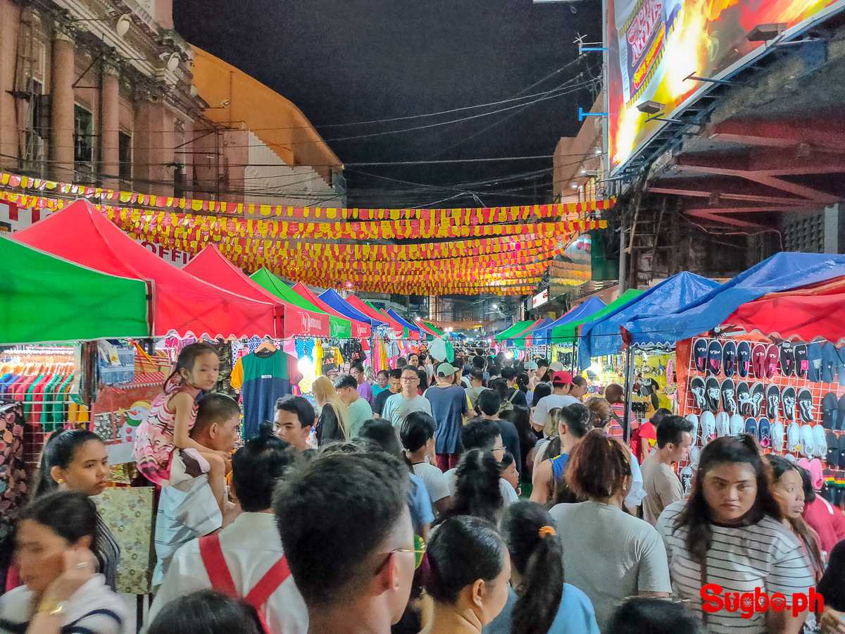 Cebu-Cebu Kamagayan Food Park Night Market🤦, where local delicacies gather