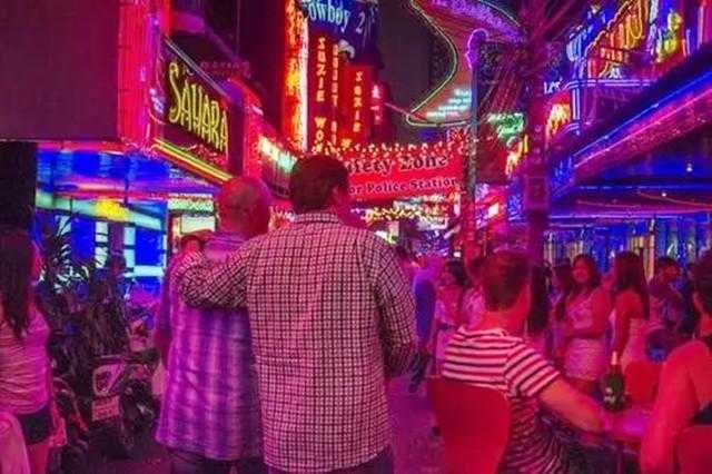 Hong kong-Hong Kong Wan Chai Red Light District: Nightclubs and bars can be found everywhere