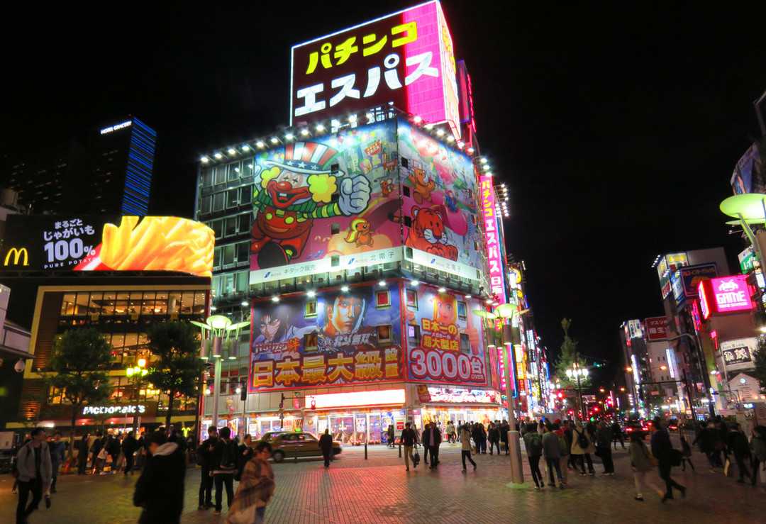 Tokyo-Asia's largest red-light district, Tokyo's nightlife is full of decadence and luxury