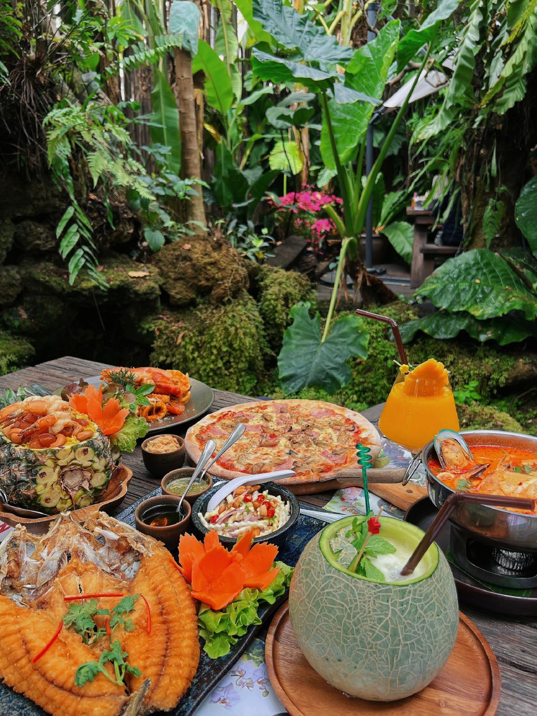 Bangkok-Baan Suan Sathon🌴 Restaurant in Bangkok, a rainforest-style coffee shop