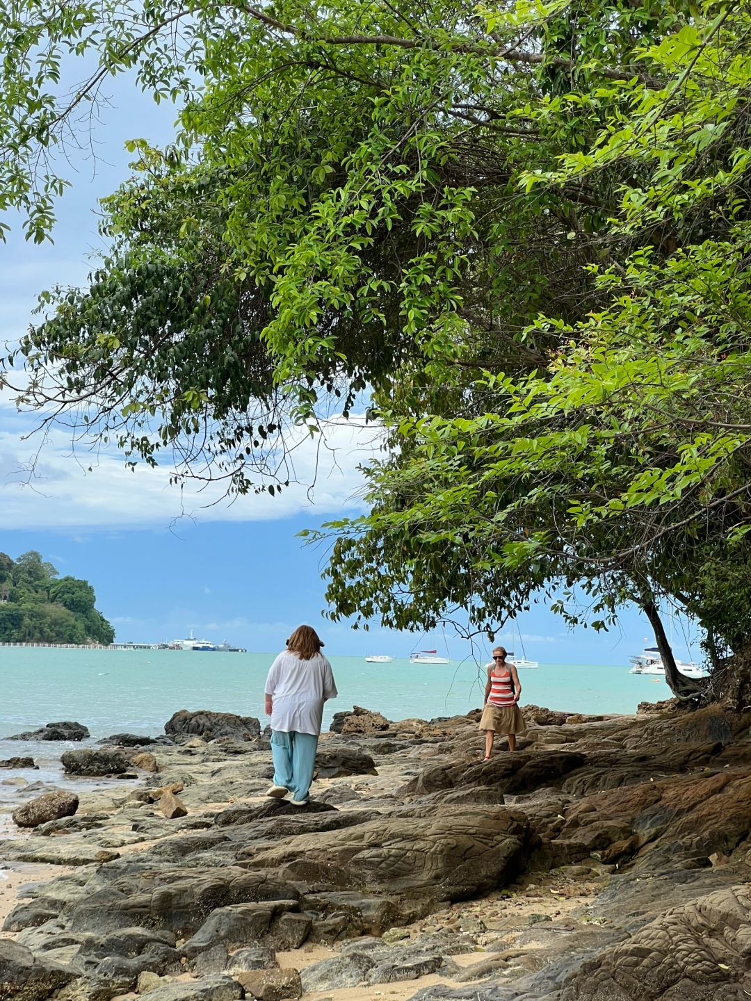 Phuket-Panwaburi Beachfront Resort, Phuket private beach, large swimming pool hotel