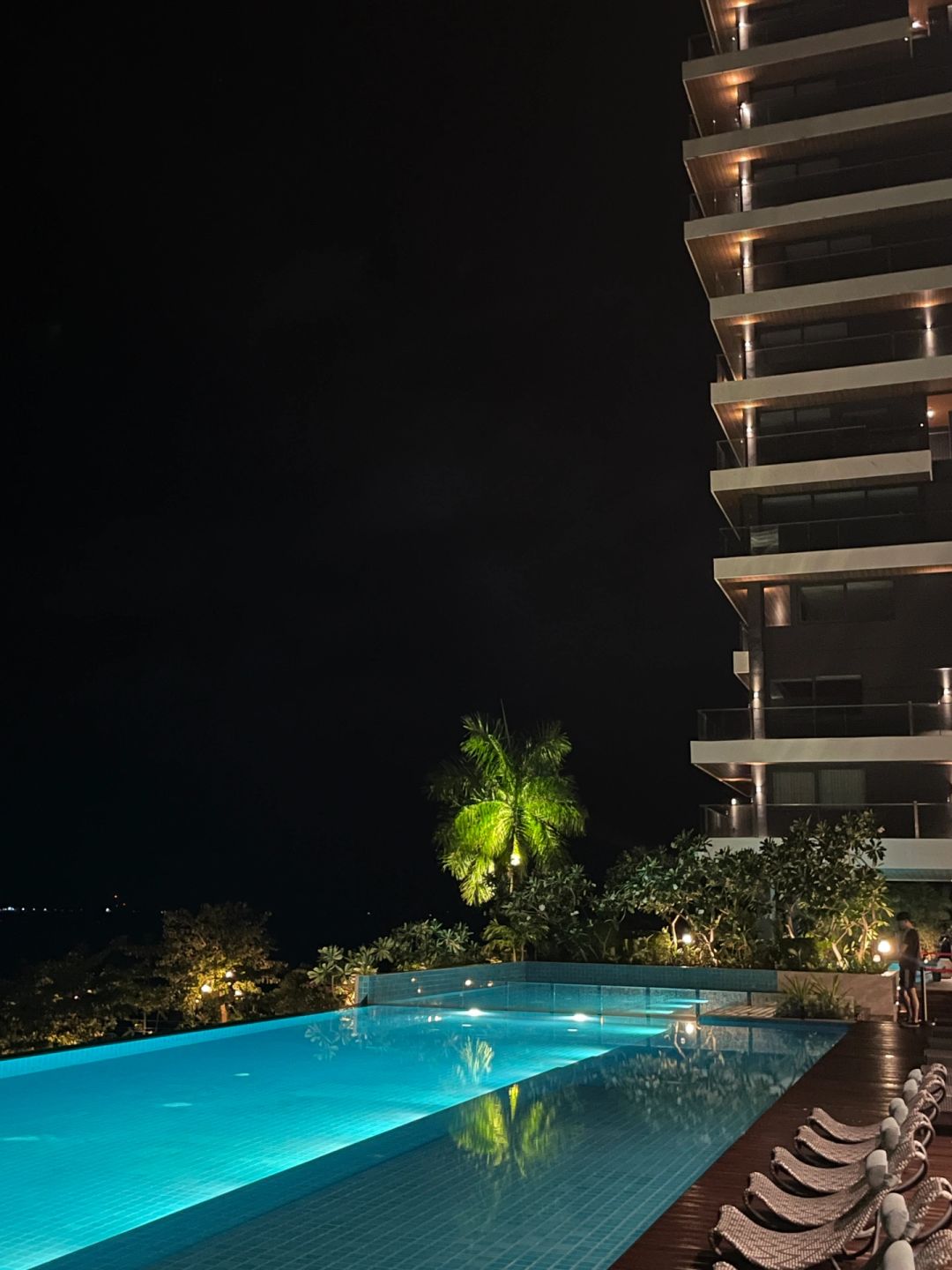 Cebu-The Reef Island Resort Hotel in Cebu-Mactan Island, with spa, bar, bakery and restaurant