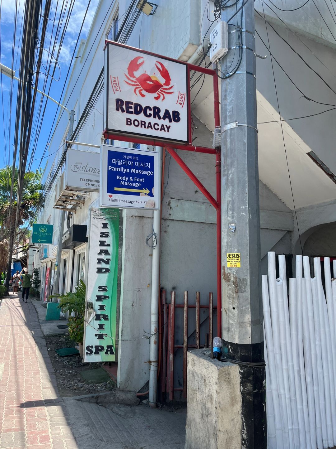 Boracay-Red Crab Restaurant, taste black pepper crab and butter-flavored black tiger prawns