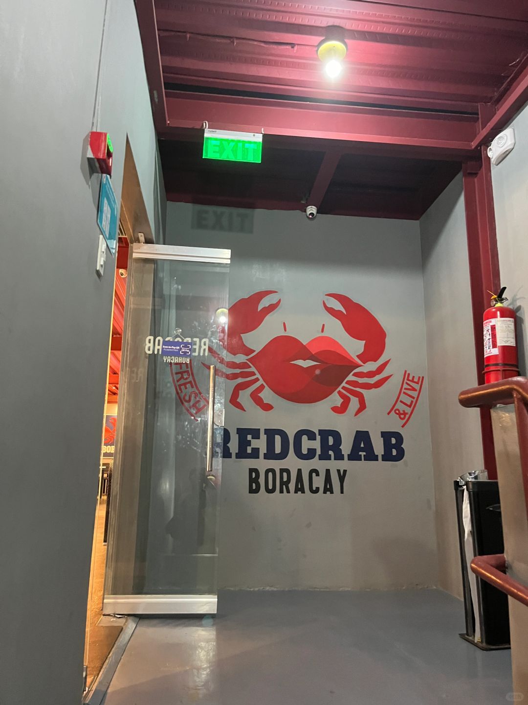 Boracay-Red Crab Restaurant, taste black pepper crab and butter-flavored black tiger prawns