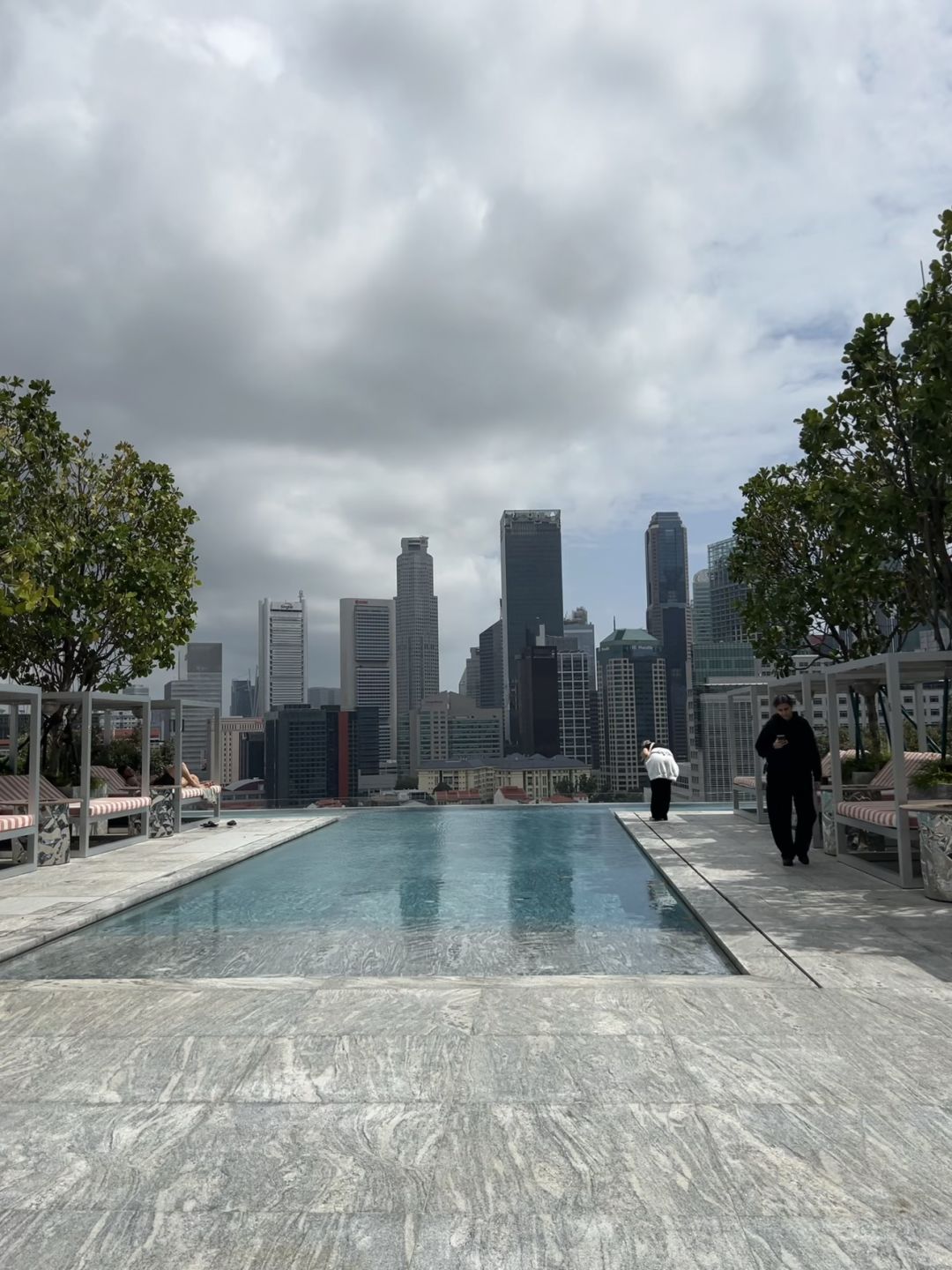 Singapore-Mondrian Singapore Duxton, enjoy a drink while overlooking the entire city