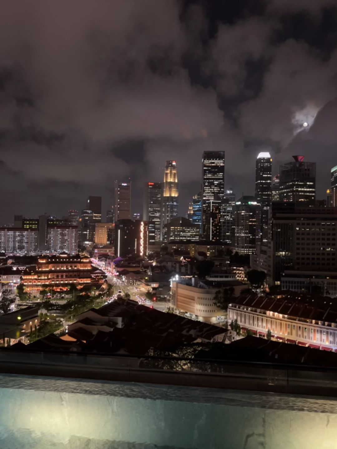 Singapore-Mondrian Singapore Duxton, enjoy a drink while overlooking the entire city