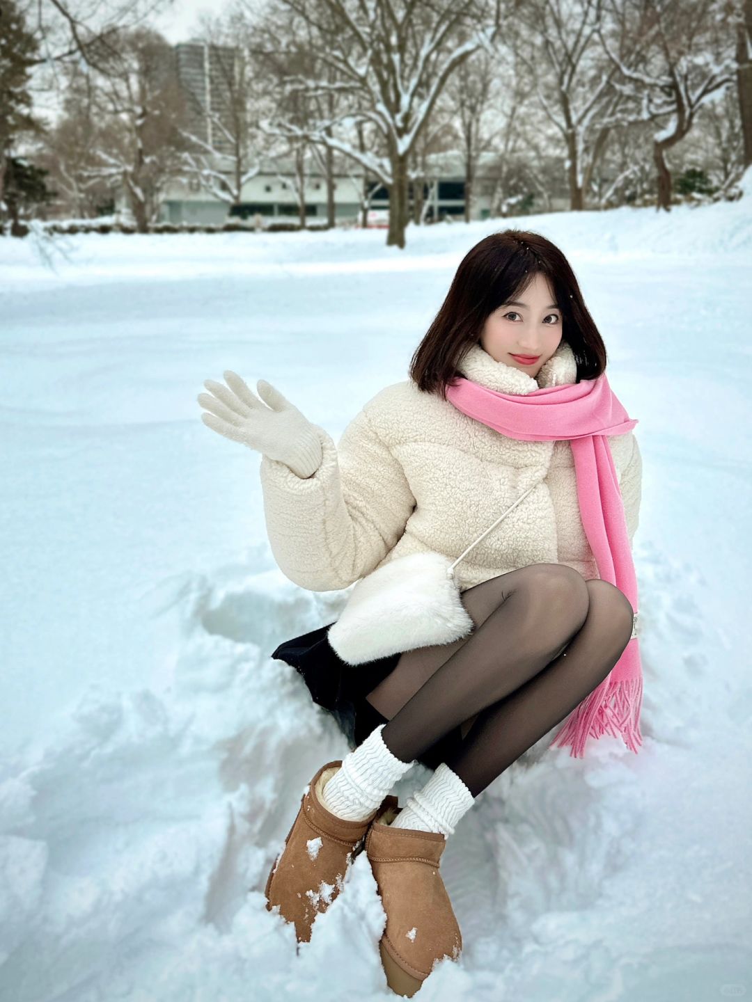 Sapporo/Hokkaido-Beautiful scenery of Hokkaido University❄️, snow-covered branches and flowing streams