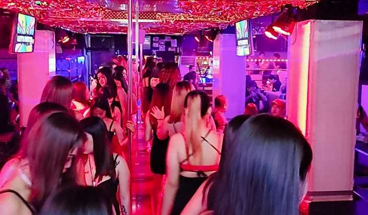 Clark/Angel City-Angeles City Red Light District Bar Guide: How to Have a Drink with a Girl You Like