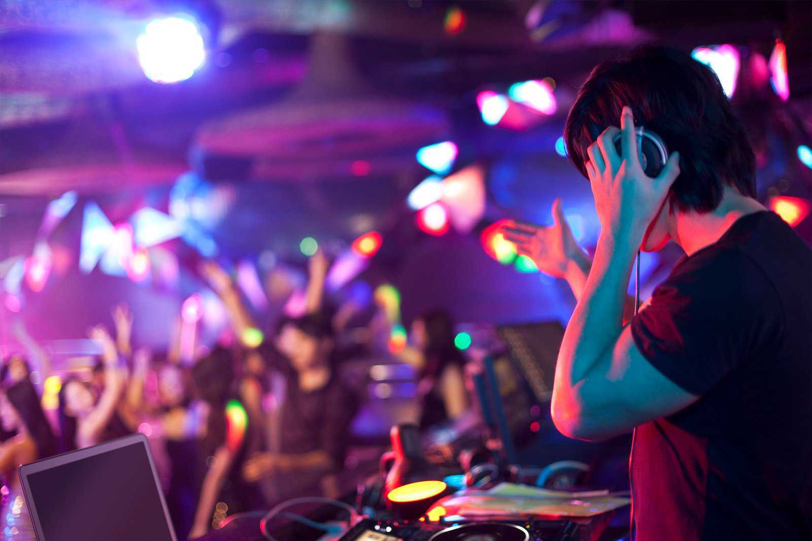 Hong kong-7 popular nightclubs in Hong Kong where you can drink champagne or samovar all night