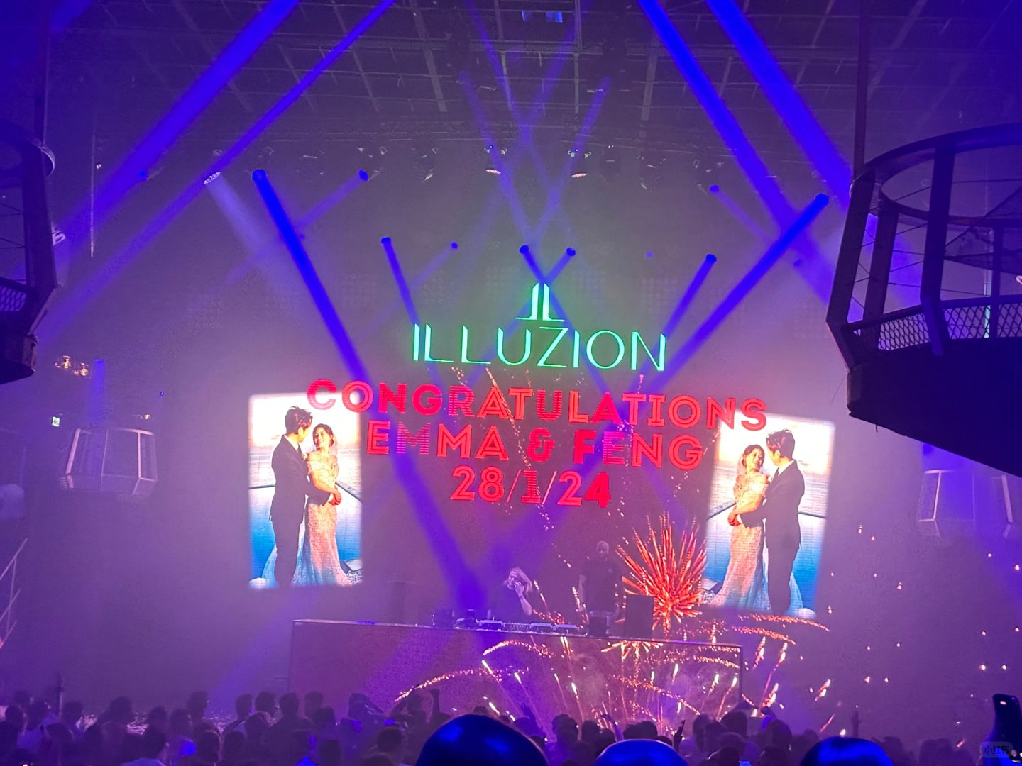 Phuket-Illuzion Bar, the world's top Phuket's largest nightclub, watch live dance performances