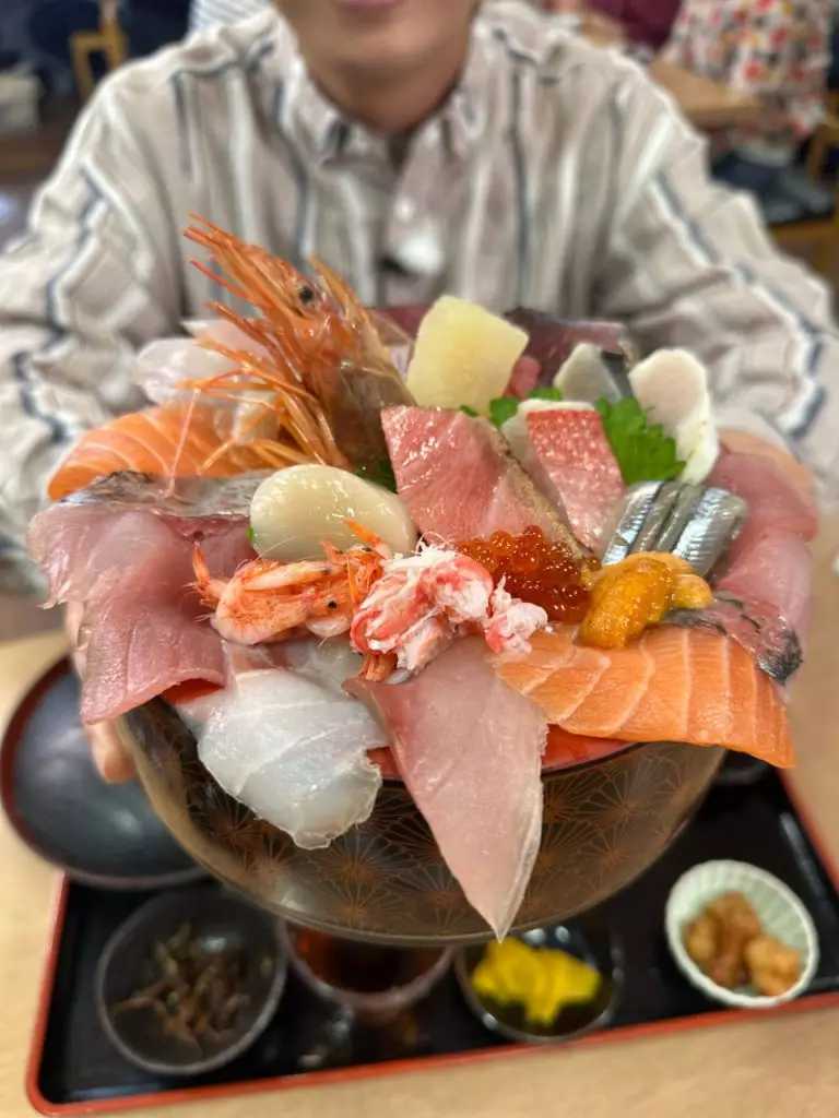 Osaka-8 Attractions in Osaka and Kyoto! Great Value for Money Sashimi and Seafood Donburi