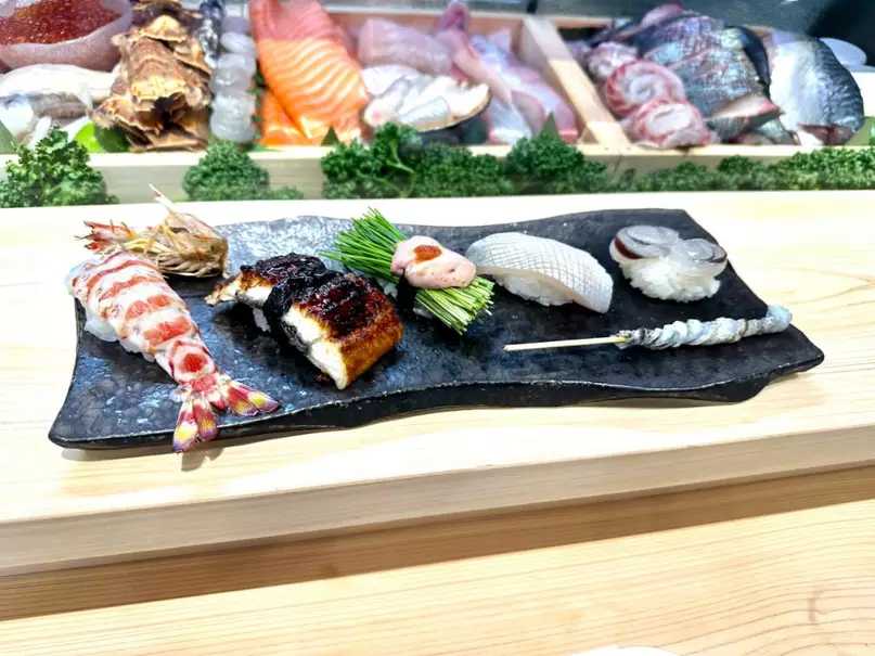 Osaka-8 Attractions in Osaka and Kyoto! Great Value for Money Sashimi and Seafood Donburi