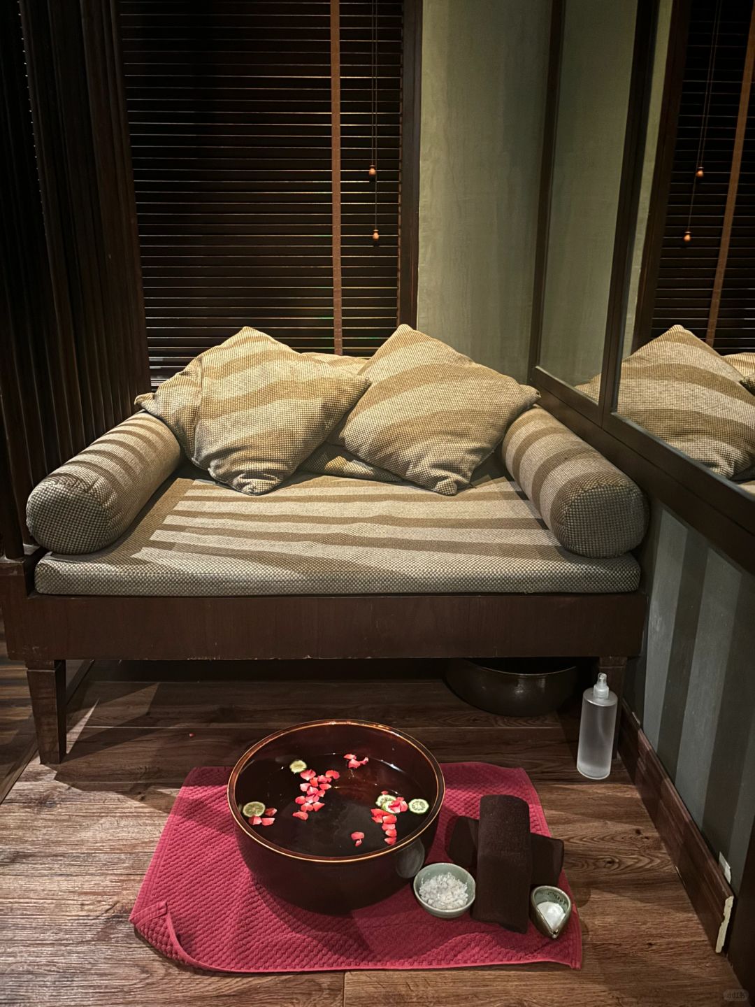 Bangkok-Divana, Bangkok's No. 1 SPA massage shop, with a desert oasis-style decoration