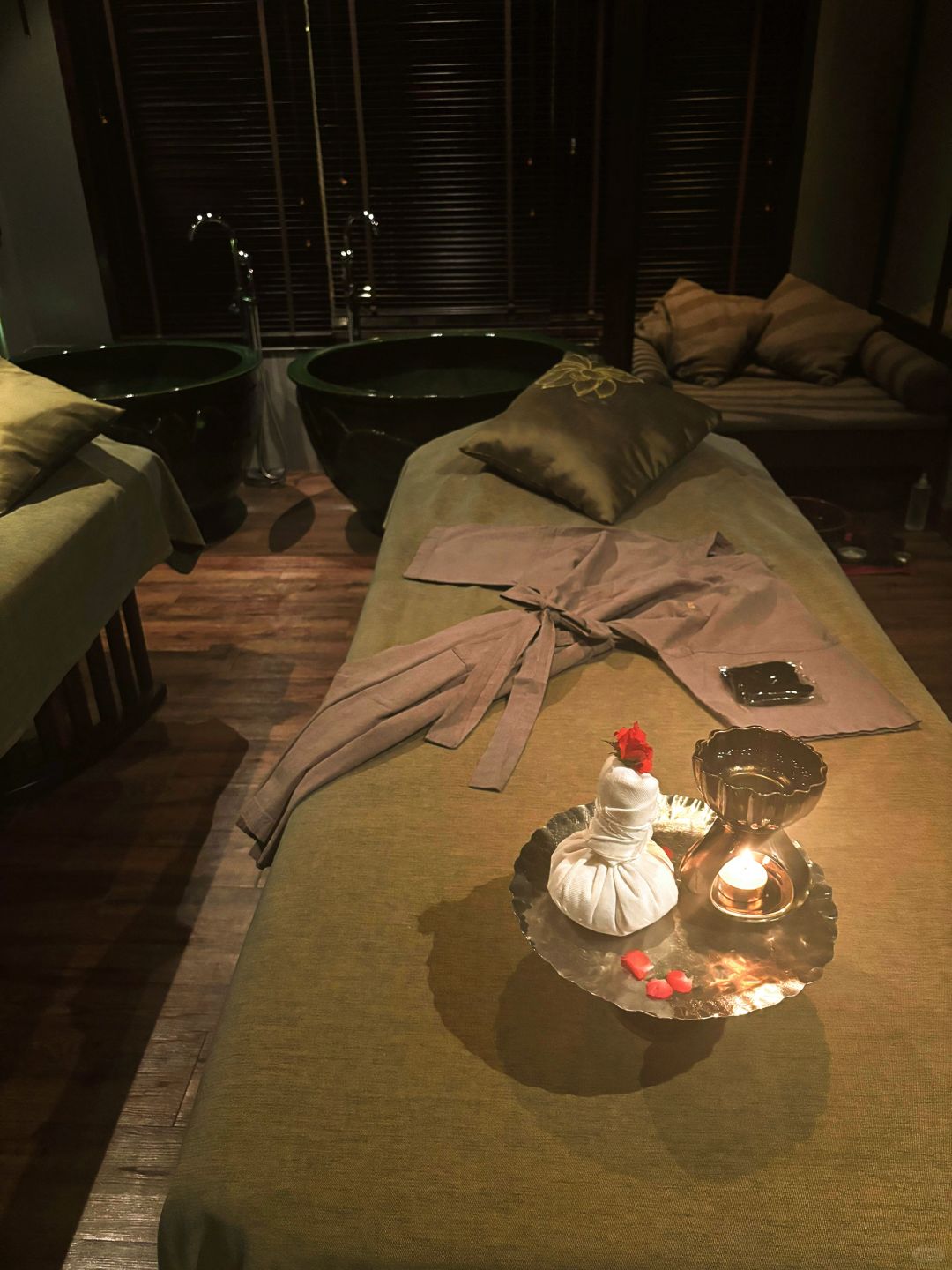 Bangkok-Divana, Bangkok's No. 1 SPA massage shop, with a desert oasis-style decoration