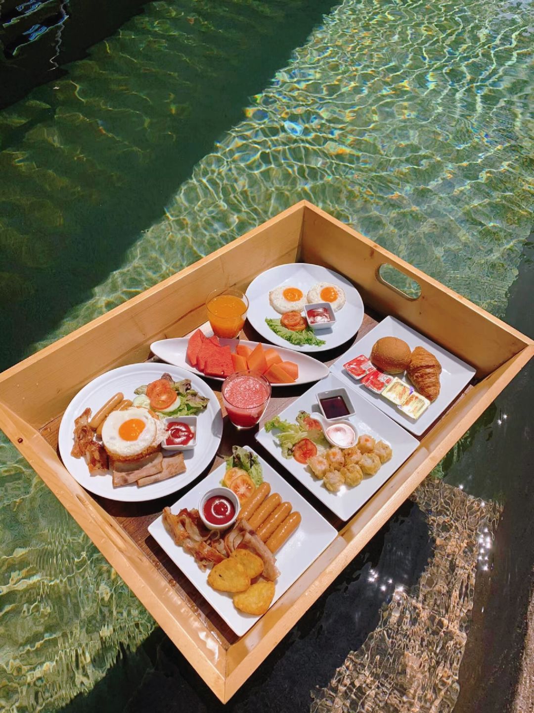 Phuket-lmpiana private hotel, seaside private pool villa room type experience drifting breakfast