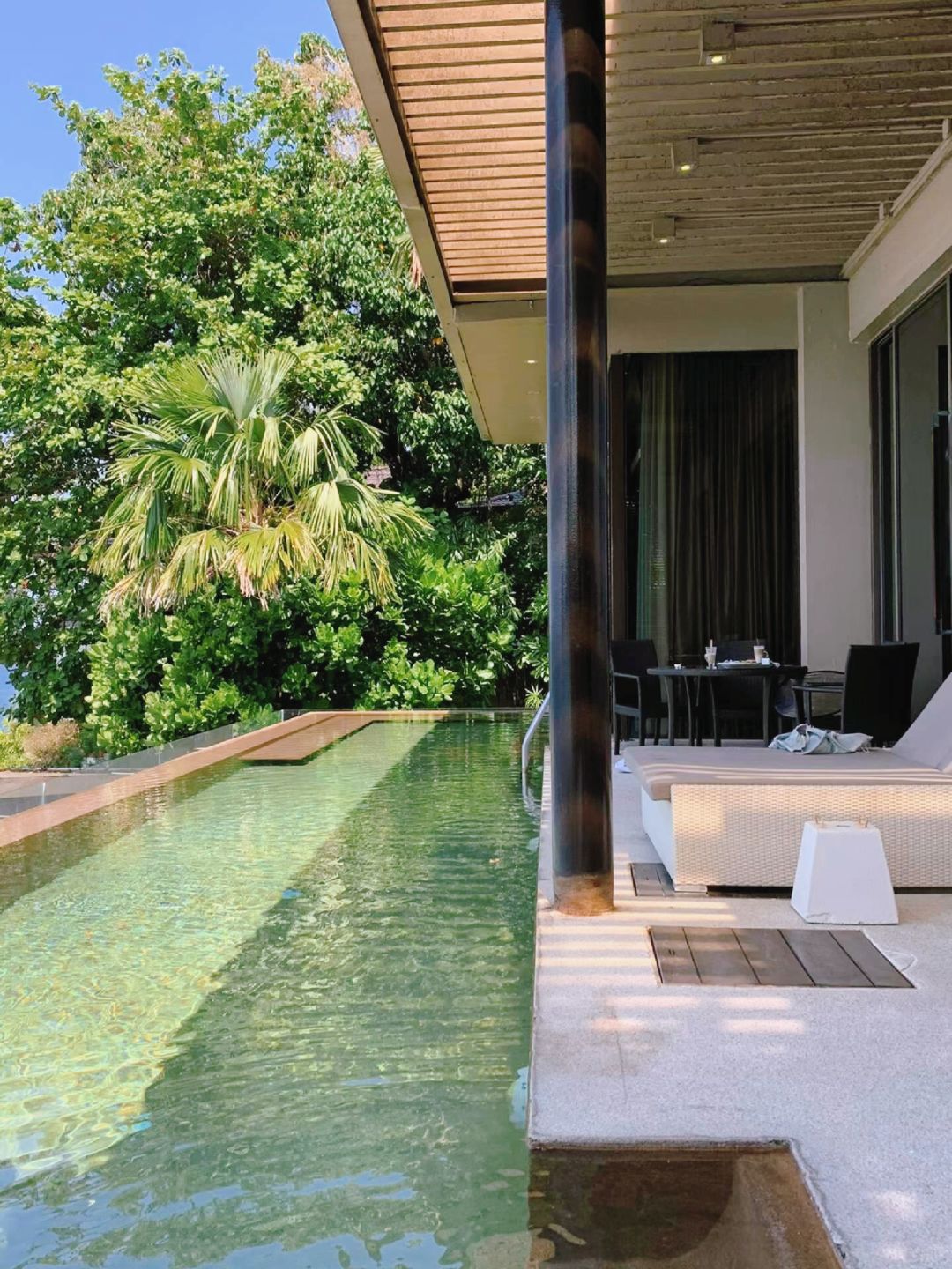 Phuket-lmpiana private hotel, seaside private pool villa room type experience drifting breakfast