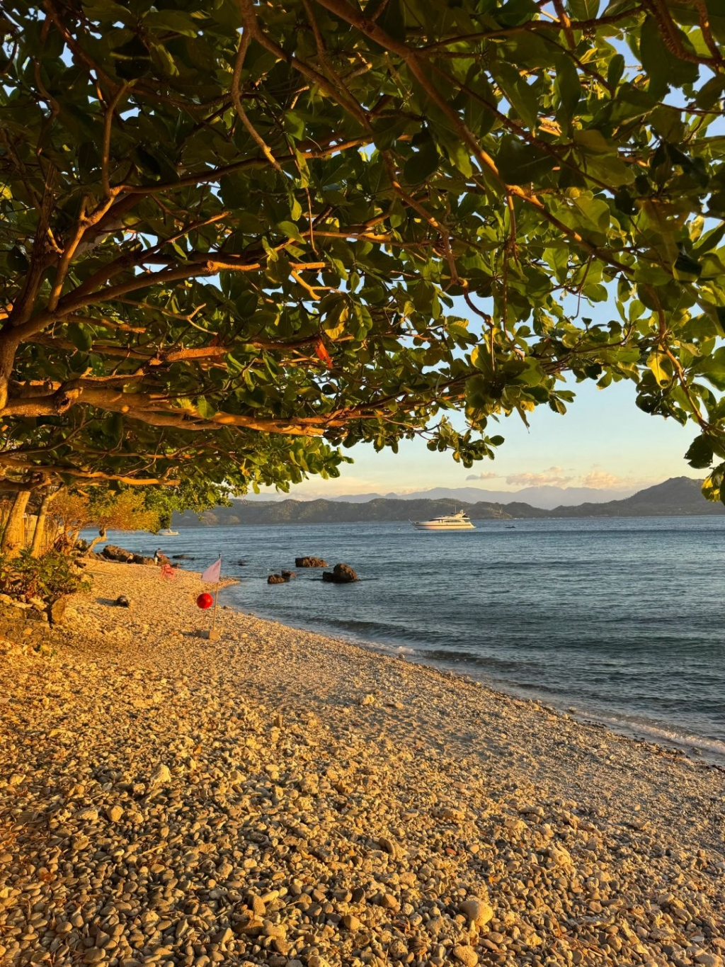 Manila/Luzon-Vivere Azure Resort is the perfect beachfront resort in Manila, small and exquisite, close to nature.