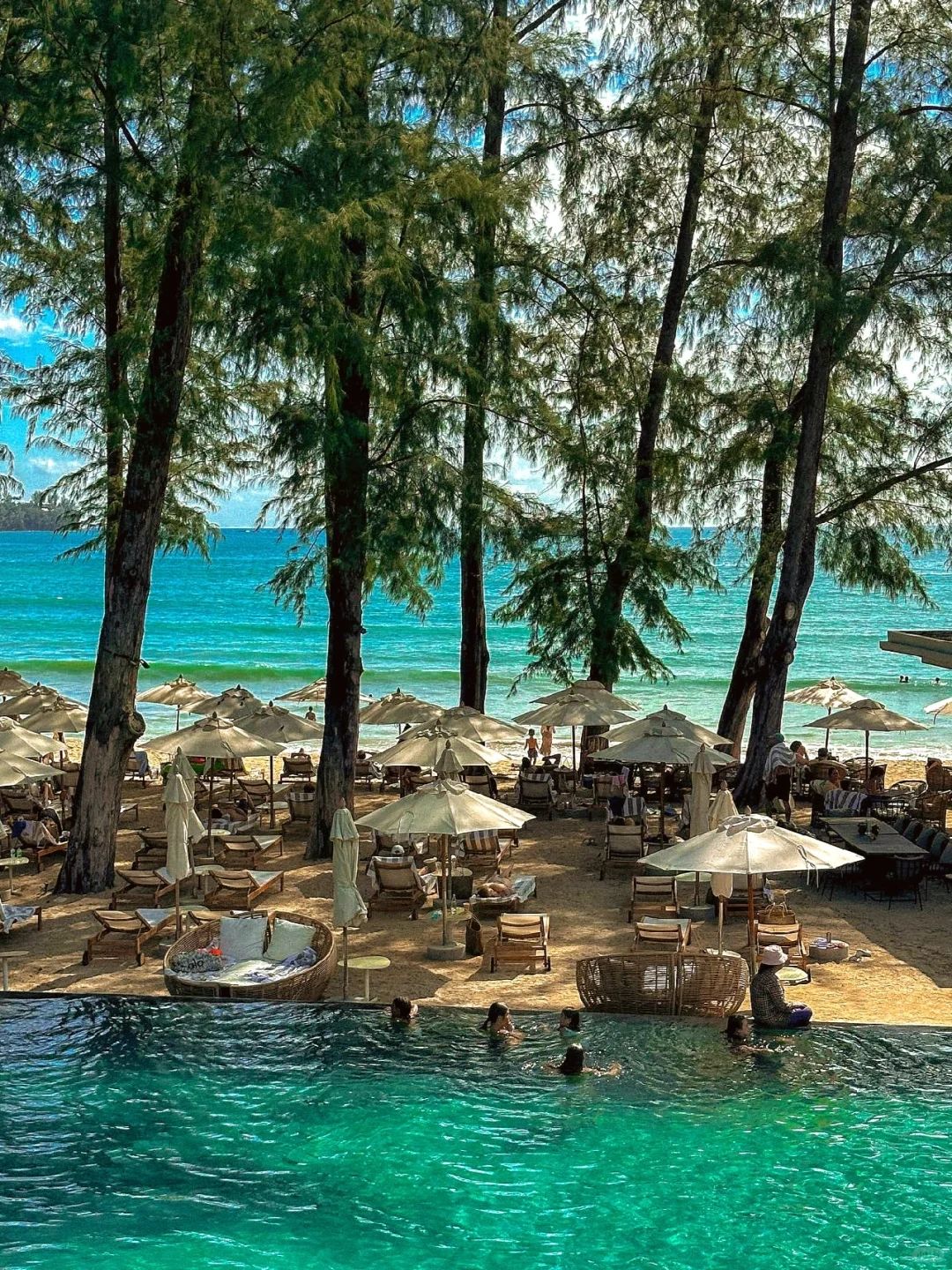 Phuket-Pin Beach bar, On the hill Karon, The Commune Terrace & Bar. Phuket seaside restaurant