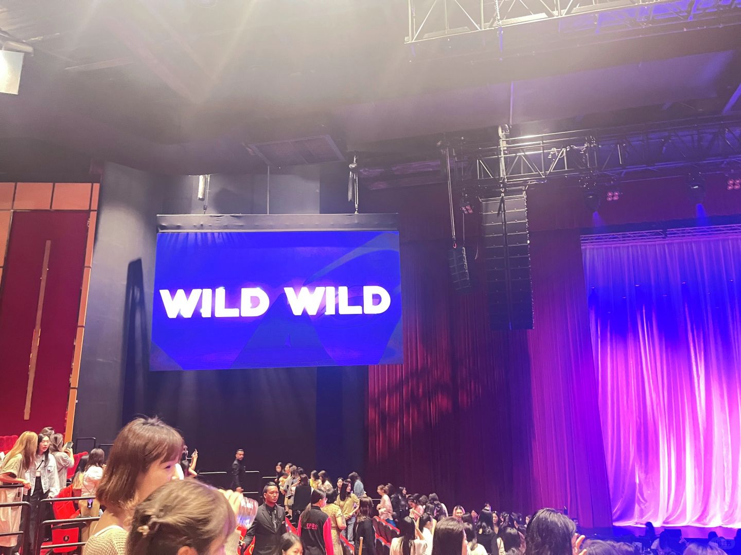 Macao-WILD WILD striptease show in Macau, went to Broadway to watch the hunk show