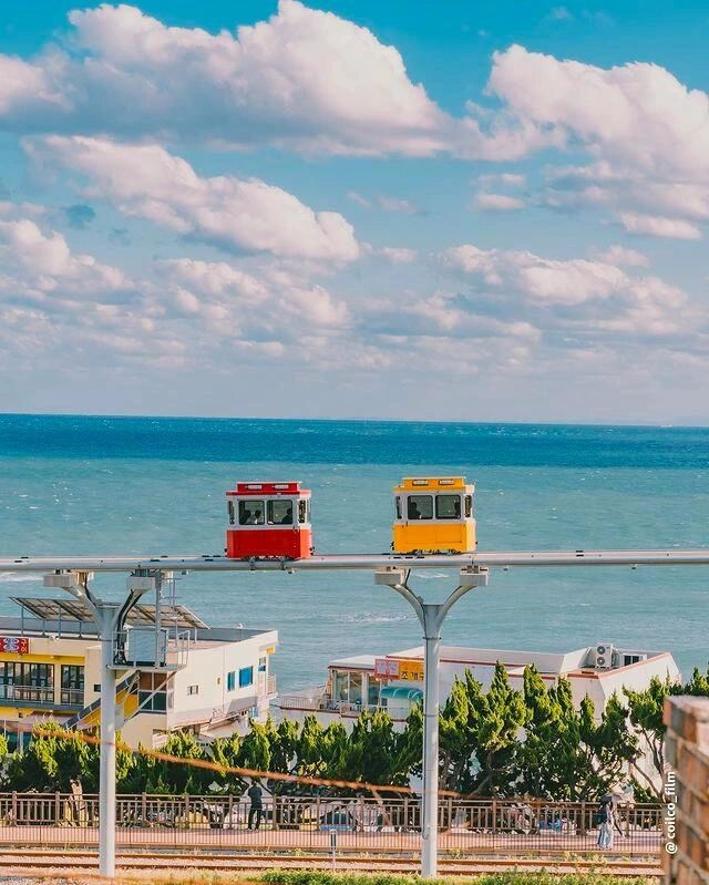 Busan/Jeju-Traveling to Busan, experiencing the seaside capsule train, it feels like being in Hayao Miyazaki's animation