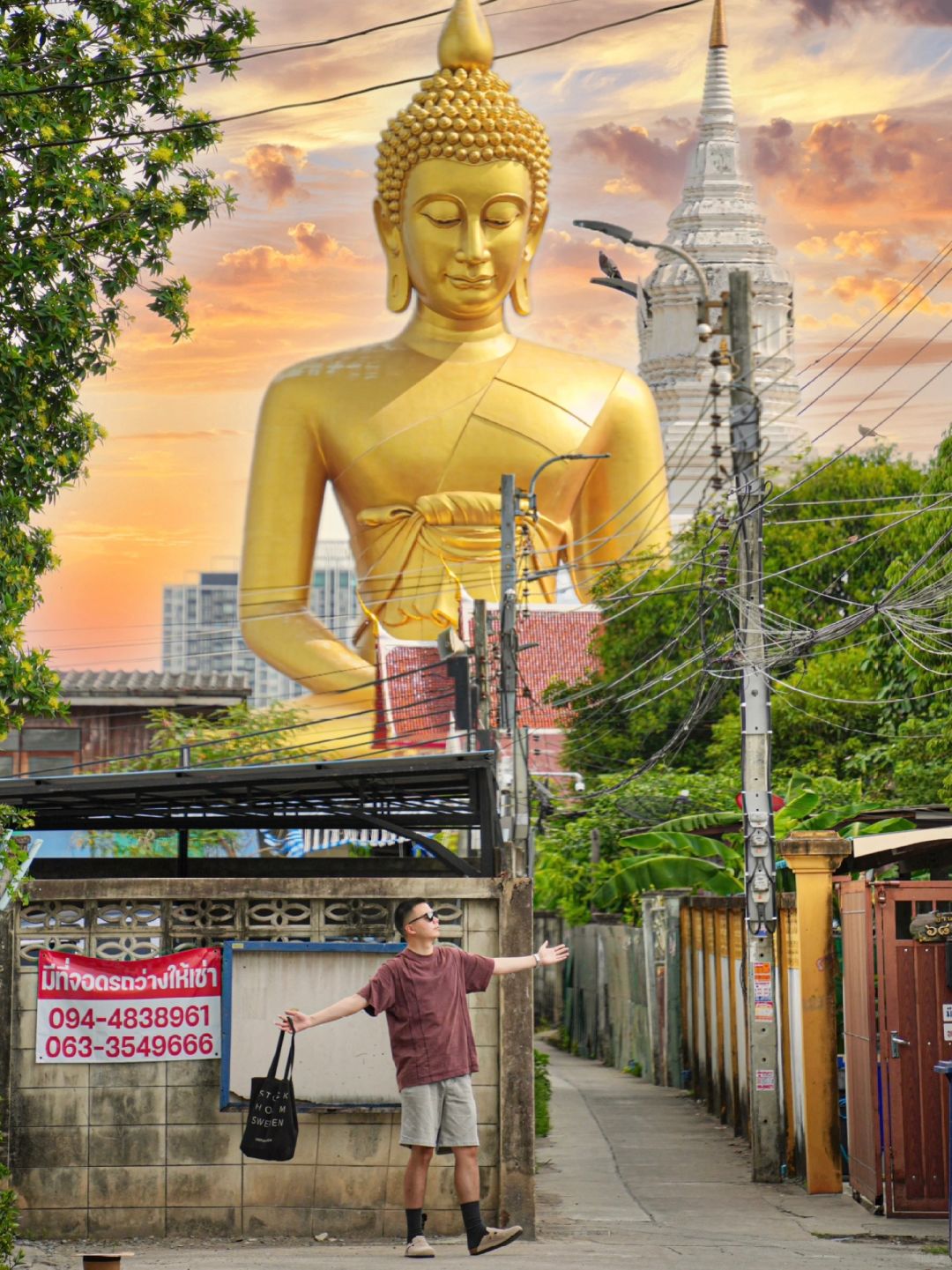 Bangkok-The huge Buddha statue at Wat Phra Kaew in Bangkok is a stunning sight