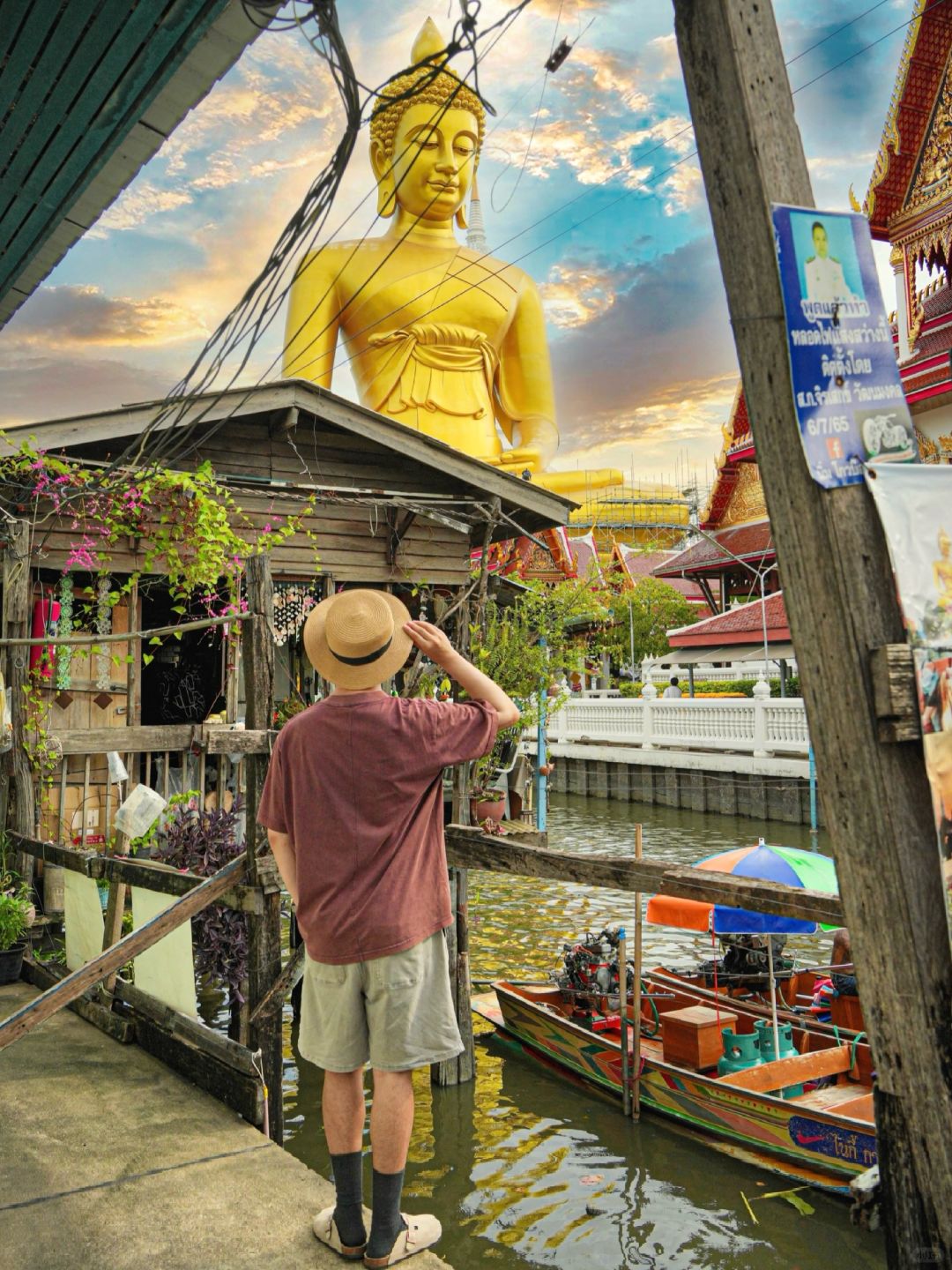 Bangkok-The huge Buddha statue at Wat Phra Kaew in Bangkok is a stunning sight