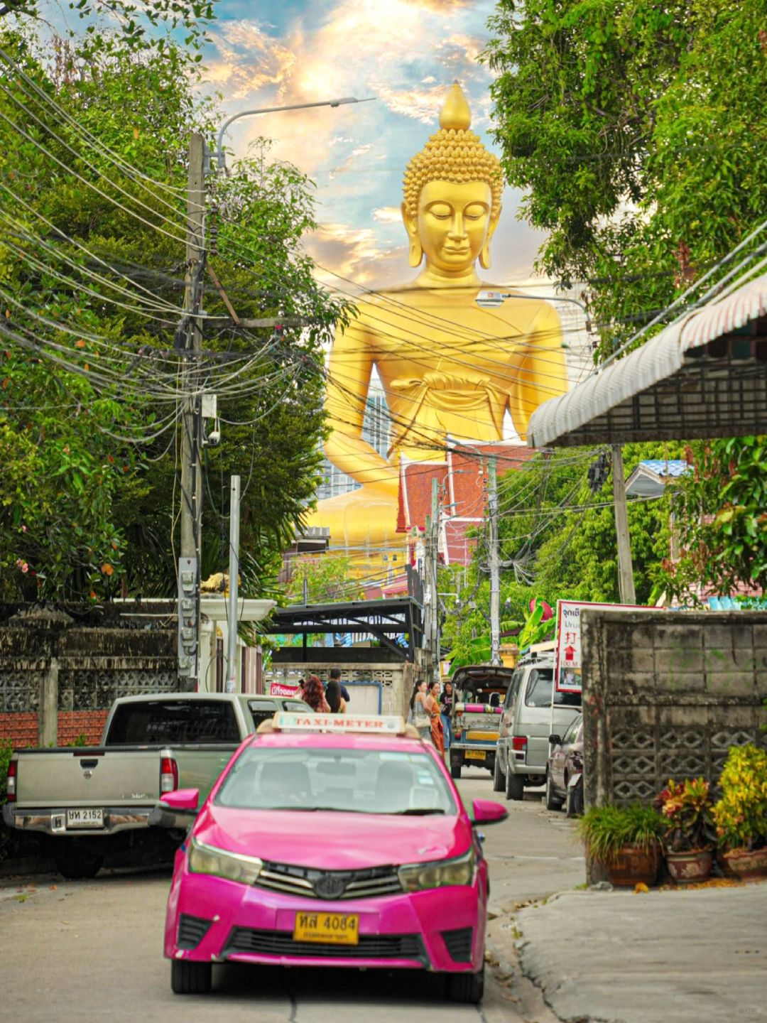 Bangkok-The huge Buddha statue at Wat Phra Kaew in Bangkok is a stunning sight